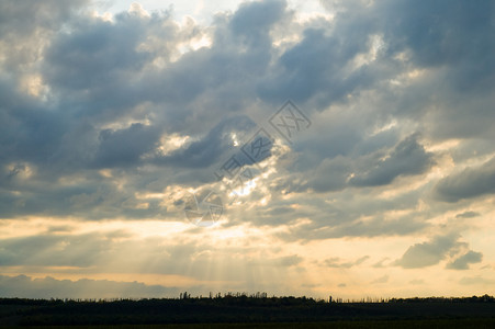 低云云景地平线风景橙子日落阳光蓝色美丽天际气候高清图片