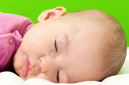 沉睡的女婴背景图片