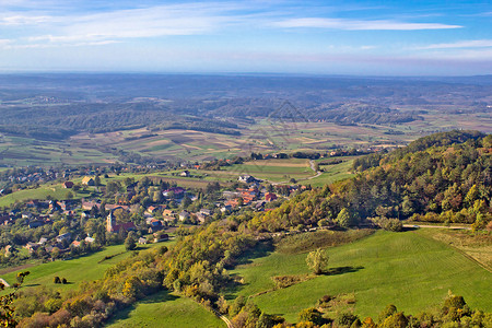 普里戈耶Prigorrje地区的绿色自然背景