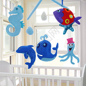 鲸鱼与海马婴儿流动婴儿章鱼蛤蜊海星婴儿床动物房间玩具苗圃毛毡背景