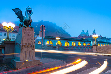 龙仙道龙桥Zmajski最高 斯洛文尼亚卢布尔雅那历史动物城堡监护人雕塑金属城市尾巴天空传统背景