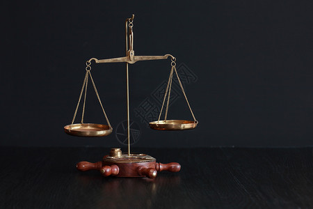 旧体重比重司法平衡重量法典黄铜名义仪器工作天平法律背景图片