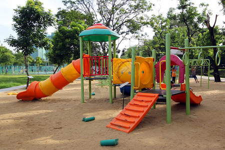 儿童游乐场孩子们地面公园幼儿园院子孩子塑料闲暇游戏玩具背景图片