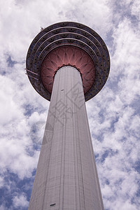 查看通讯塔的搜索情况双方天空蓝色桅杆地标白色建筑背景图片