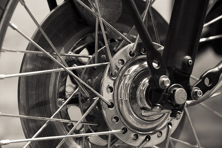老轮子机动车轮金属车辆圆圈合金橡皮速度骑术辐条乐趣古董背景
