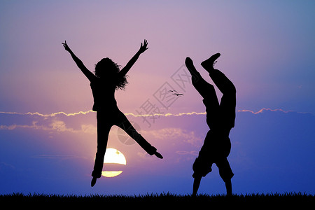 幸福快乐的人跳跃生活日落女士插图女孩背景图片