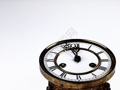 十二来了有罗马数字的老时钟部分手表钟表小时新年倒数历史性会议金属古董背景