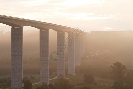 海纳尔迪亚大高速公路管道匈牙利艺术驾驶立交桥日出建筑学日落建筑道路穿越汽车背景