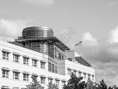 美国大使馆体重广场白色社论大使馆黑色背景