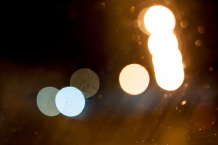 市内夜幕背景带boke红色橙子黄色圆圈艺术背景图片
