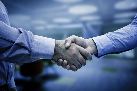 男人握手的复合形象手臂知识协议商业高等教育延伸校园商务教育会议背景图片