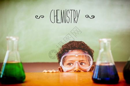 化学对抗男孩 在课堂上观看锥形酒瓶背景图片
