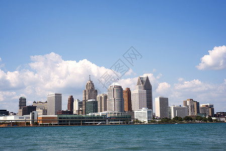 再生水来自安大略温莎的底特律市中心的天线背景