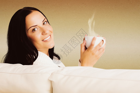 女性享受美酒的复合形象 是计算机女士绘图橙子数字快乐插图白色杯子黑色背景图片
