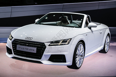 2015年7月 Audi TT 2赛车展览国际敞篷车车辆运输跑车展示沙龙预览背景图片