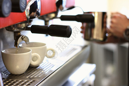 煮新鲜咖啡泡沫杯子热饮咖啡机休闲咖啡店咖啡师机器时间时光背景图片