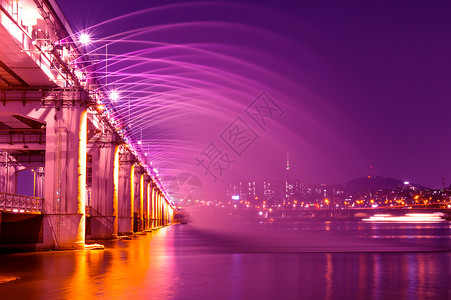 吉尼斯韩国首尔班波桥的彩虹喷泉秀场景娱乐景观城市半坡首都喷泉地标旅行彩虹背景
