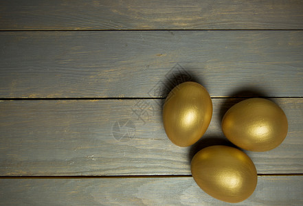 黄金蛋四月装饰的高清图片