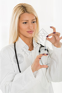 漂亮的护士 有注射器的护士高清图片
