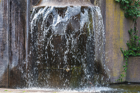 免费动态素材人工设计的瀑布 喷泉石墙水滴死水地下水房子洪水水面流水艺术射流背景