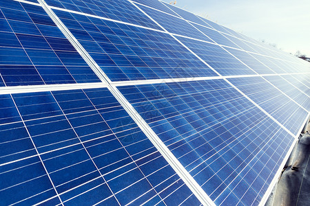 集电极太阳能电池板电气发电机晴天屋顶天空建筑阳光导体生态活力背景