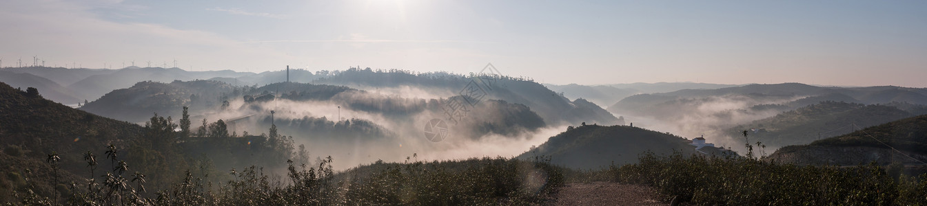 福吉山全景有雾马坡谷高清图片