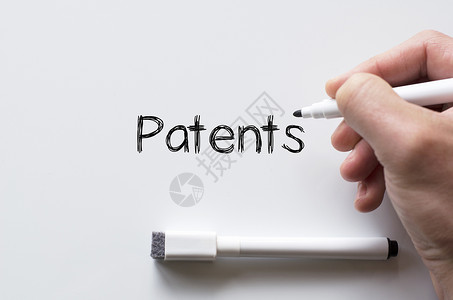 写在白板上的专利发明执照著作权版权推广律师领导者知识分子品牌商业背景