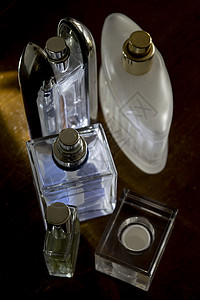 香水瓶顶部视图玻璃香水魅力化妆品香气香味身体上诉背景图片