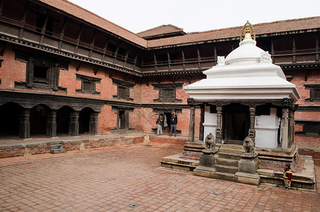拉利特布尔广场是Kathmand人的主要景点之一世界旅行雕像建筑学遗产瓷砖地面宗教正方形旅游背景