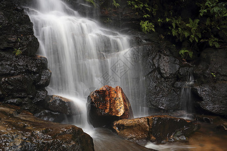 洛多尔瀑布自然蓝山国家公园高清图片