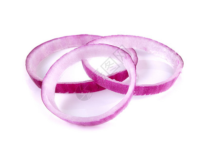 白背景上的切面洋葱食物白色戒指红色紫色蔬菜圆圈背景图片