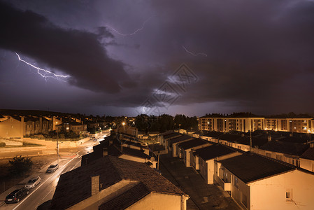 西班牙布尔戈斯州布里维埃斯卡的电暴高清图片