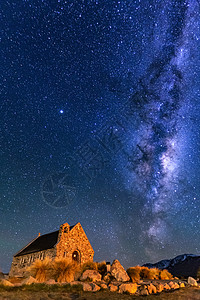 麦肯齐新西兰Tekapo湖好牧人教堂上空的银河乳白色夜景国家风景流星建筑学极光星座星云牧羊人背景