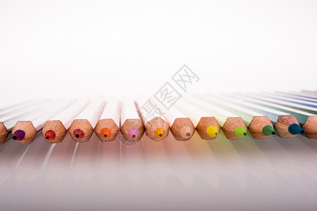 彩色铅笔写作光谱办公室团体意义工具补给品木头大学创造力背景图片