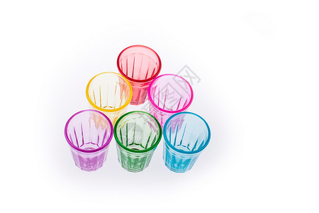 色彩多彩的饮用水杯玻璃杯子概念想法背景图片