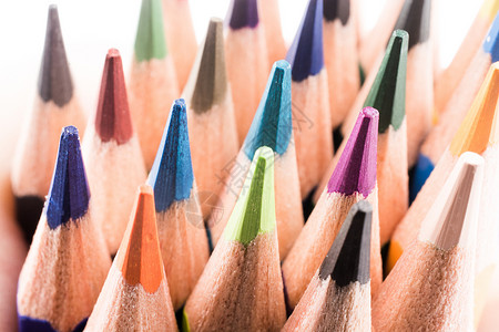 彩色铅笔学校写作木头大学创造力团体黄色彩虹石墨教育背景图片