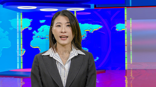 虚拟电视演播室的亚洲女新闻主播女士亚裔展示广播女性播音员居住主持人监视器微笑相机背景图片