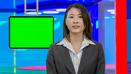 虚拟电视演播室的亚洲女新闻主播女士居住广播记者相机工作室绿色播音员微笑亚裔播送背景图片
