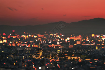 京都市日落时的托吉寺庙及其塔高清图片