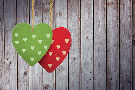 可爱心脏装饰的复合图像绳索木板绿色灰色浪漫红色木头情人背景图片