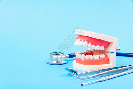 牙科卫生保健概念 白牙和牙医工具 用于探测药品病人美丽喷砂矫正治疗乐器职员口服背景图片