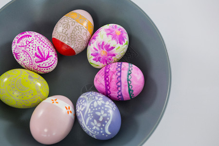 五彩蛋白底彩漆复活节鸡蛋的碗假期传统情怀收藏宠物电话技术耐力娱乐季节背景