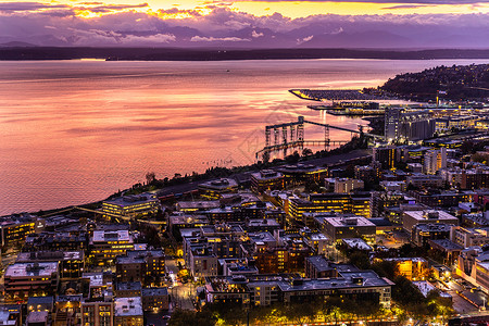 美国华盛顿西雅图海边的城镇高清图片