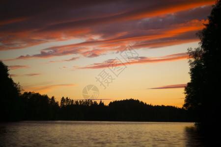 阿迪朗达克湖风景优美的季节高清图片