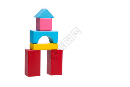 玩具塔已分类的木制玩具 Bloc生活童年游戏学习建筑物学校工作室立方体幼儿园操场背景