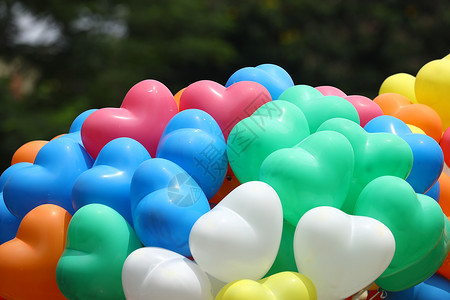 多种颜色气球彩色气球空气风格俱乐部天空婚礼假期享受婴儿数字节日背景