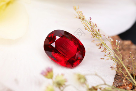 钻石素材背景宝石蓝色红宝石红色岩石蓝宝石石头宝藏青金石珠宝白色背景