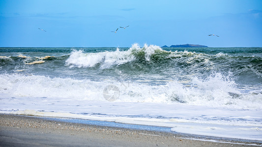风雨如磐海浪粗糙的速度高清图片