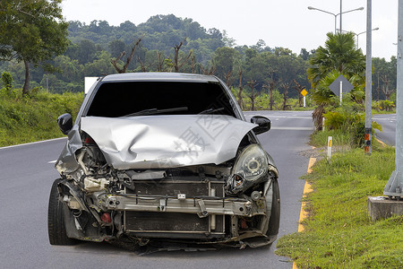 车辆碰撞速度安全的高清图片