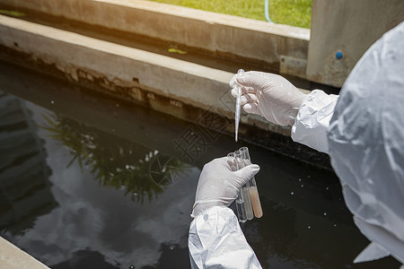 量油尺科学家们正在研究废水处理的质量问题 而Sy化学药品标本样本生物卫生感染保健体检工作背景